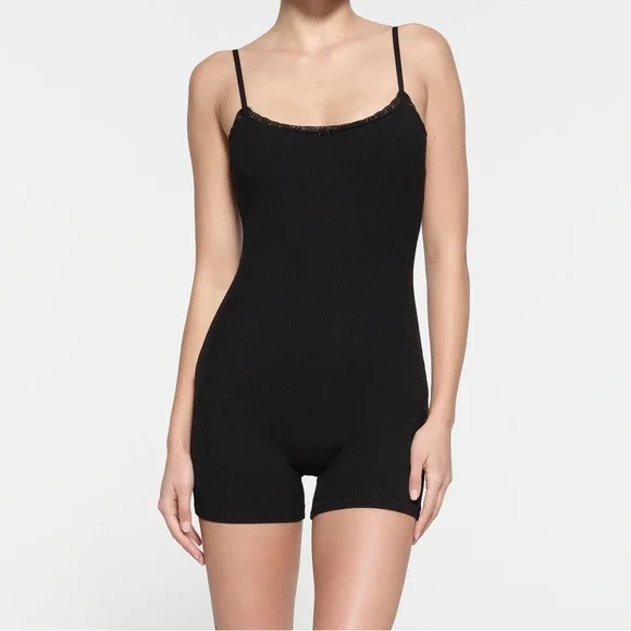 SKIMS Soft Lounge Lace Scoop Onesie | Onyx - Picture 1 of 11